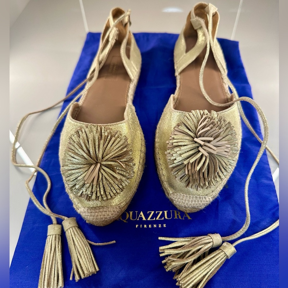 Aquazzura sunshine gold metallic pom Pom shoe New with tags size 38 (8)